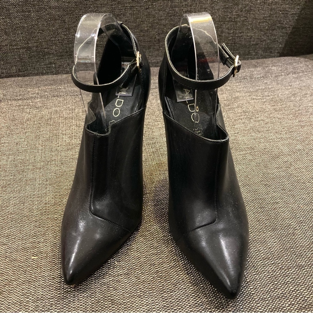 ALDO Sz 9 Pointy Toe Cap  Leather Ankle Strap Shoetie 4” Heels Shoes